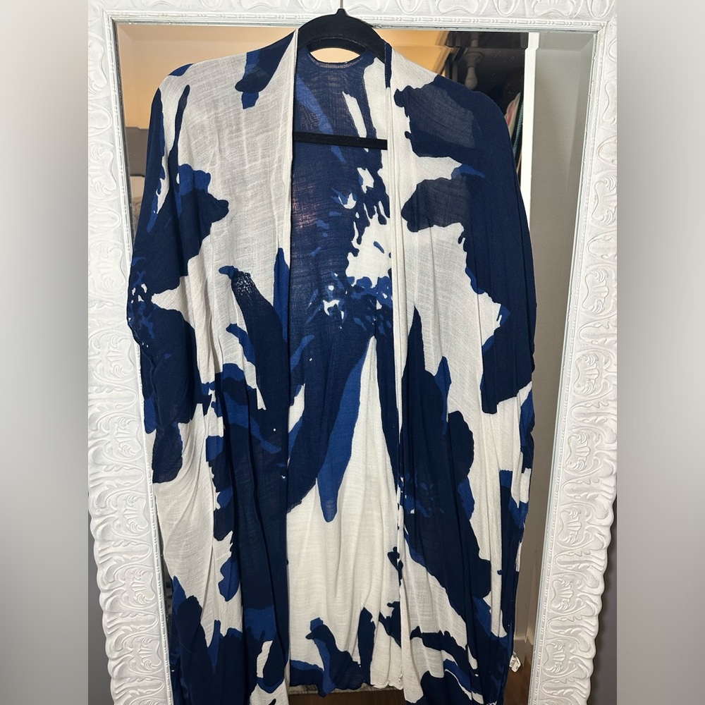 Blue and white kimono